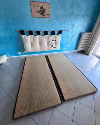 testiera e tatami letto giapponese e lampade