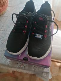 SKECHERS MEMORY FOAM