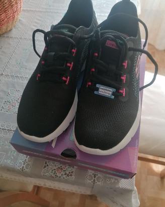 SKECHERS MEMORY FOAM