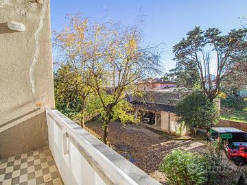 APPARTAMENTO TRICAMERE DI 140 MQ CANTINA E POST...