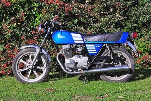 Moto Yamaha  XS400  d'epoca