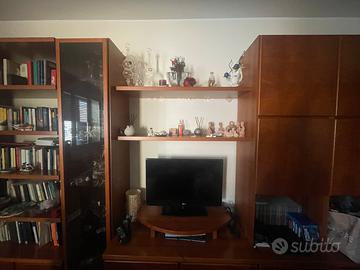 parete attrezzata color legno ciliegio