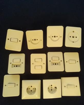 Apparecchi elettrici Bticino per scatola tonda