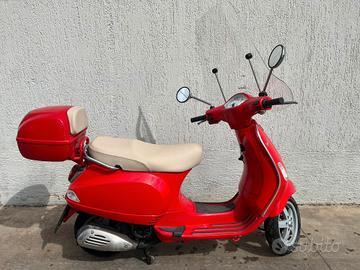 Piaggio Vespa 150 LX