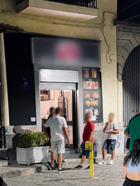 Locale commerciale 40 mq in piazza – Succivo