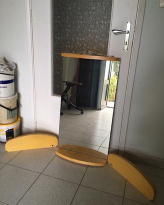 Specchio, mensole e mobili bagno