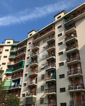 2 LOCALI A MILANO