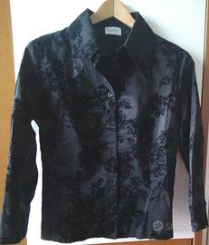 Camicia nera disegno floreale a rilievo