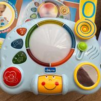 Pannello luminoso e sonoro per culla