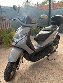 Beverly 250 completo di tutto