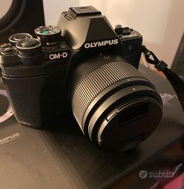 OLYMPUS E-M10 Mark III