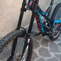 Bicicletta mtb da discesa