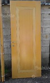 Porta tamburata liscia con intarsio 87x213.5