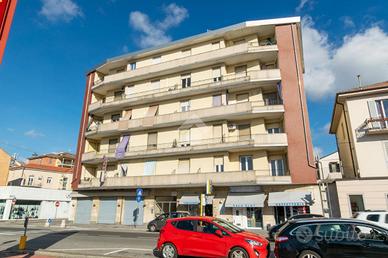 2 LOCALI A CASALE MONFERRATO