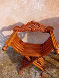 Poltroncina in legno 