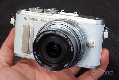 Olympus Pen E-PL8 con 14-42mm  (Come Nuova)