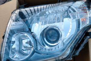 fari anteriori Pajero V80