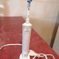 Spazzolino elettrico oral b