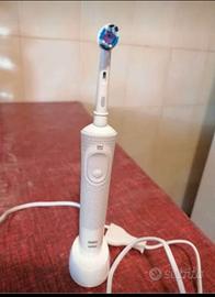 Spazzolino elettrico oral b
