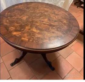 Elegante Tavolo rotondo in rafica di noce - XX sec