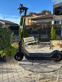Monopattino elettrico NIU KQi3 Pro - come nuovo