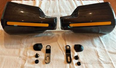 Paramani universali con strisce rifrangenti