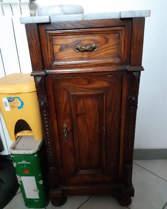 Comodino antico