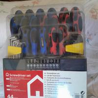 Set Cacciaviti e Chiavi Esagonali 44 Pezzi