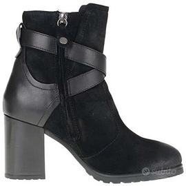 Stivaletti in pelle nuovi