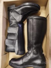 Stivali da donna, n. 40