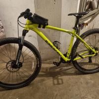 Mountain bike Saracen