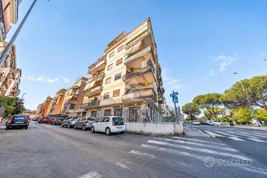 2 LOCALI A ROMA