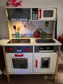 Cucina in legno per bambini