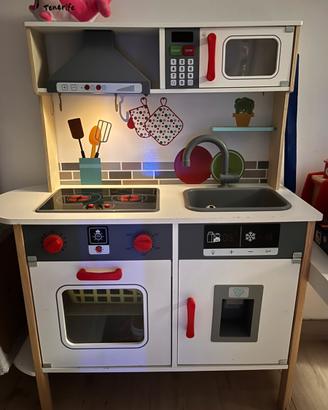 Cucina in legno per bambini