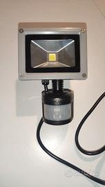 Faretto elettrico con sensore movimento 220V