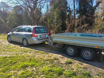 Volvo V70 molto affidabile con gancio traino