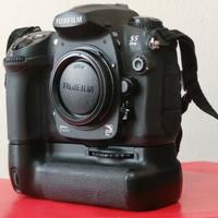 FUJI S5 PRO + battery grip Nikon MB200