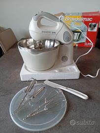 Impastatrice/sbattitore con movimento planetario