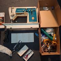 macchina da cucire Singer modello 657/677