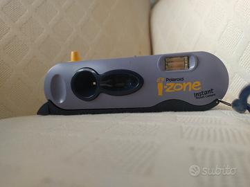 Fotocamera istantanea Polaroid i-Zone tascabile