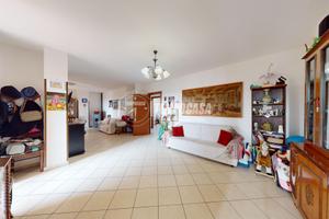 Appartamento a Scorrano 6 locali