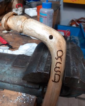 bastoni personalizzati e sculture in legno e metal
