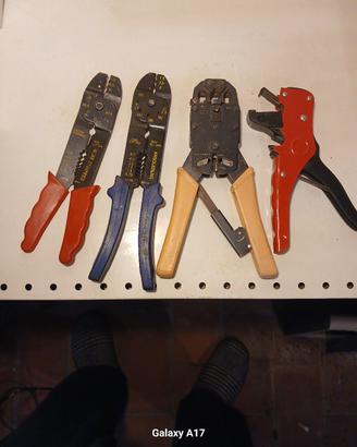 utensili per elettricisti