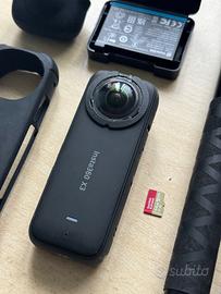Insta360 X3 360 + 2 batterie + SD 64GB + accessori