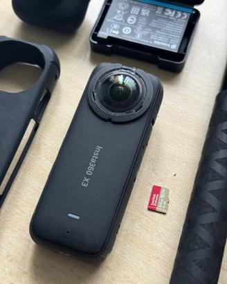 Insta360 X3 360 + 2 batterie + SD 64GB + accessori