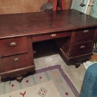Scrivania massiccia artigianale