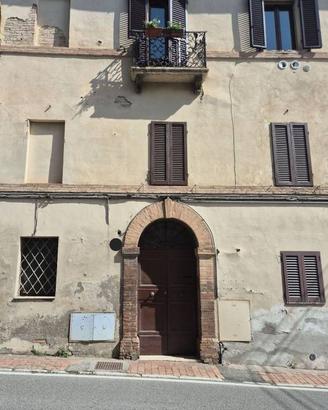 Casa indipendente di 140 m² con 5 locali a Siena