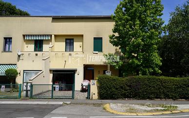 Villa a Schiera a Siziano Via Aldo Moro 4 locali