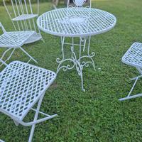 TAVOLINO E SEDIE GIARDINO 