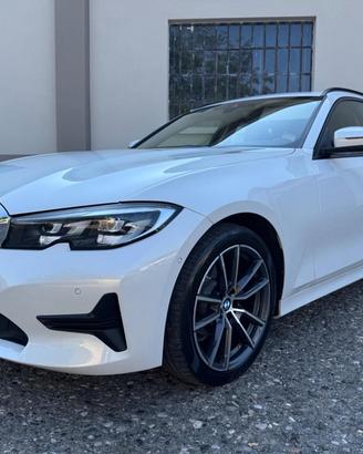 BMW 318 48V Touring Business Advantage AUTOMATIC